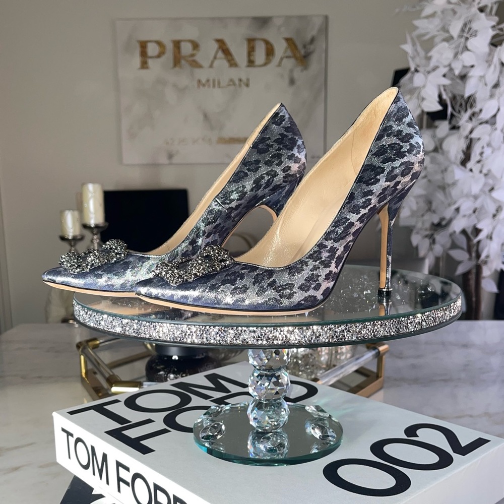 Manolo Blahnik Hangisi 105 Metallic Leopard Printed Crystal Buckle Pump